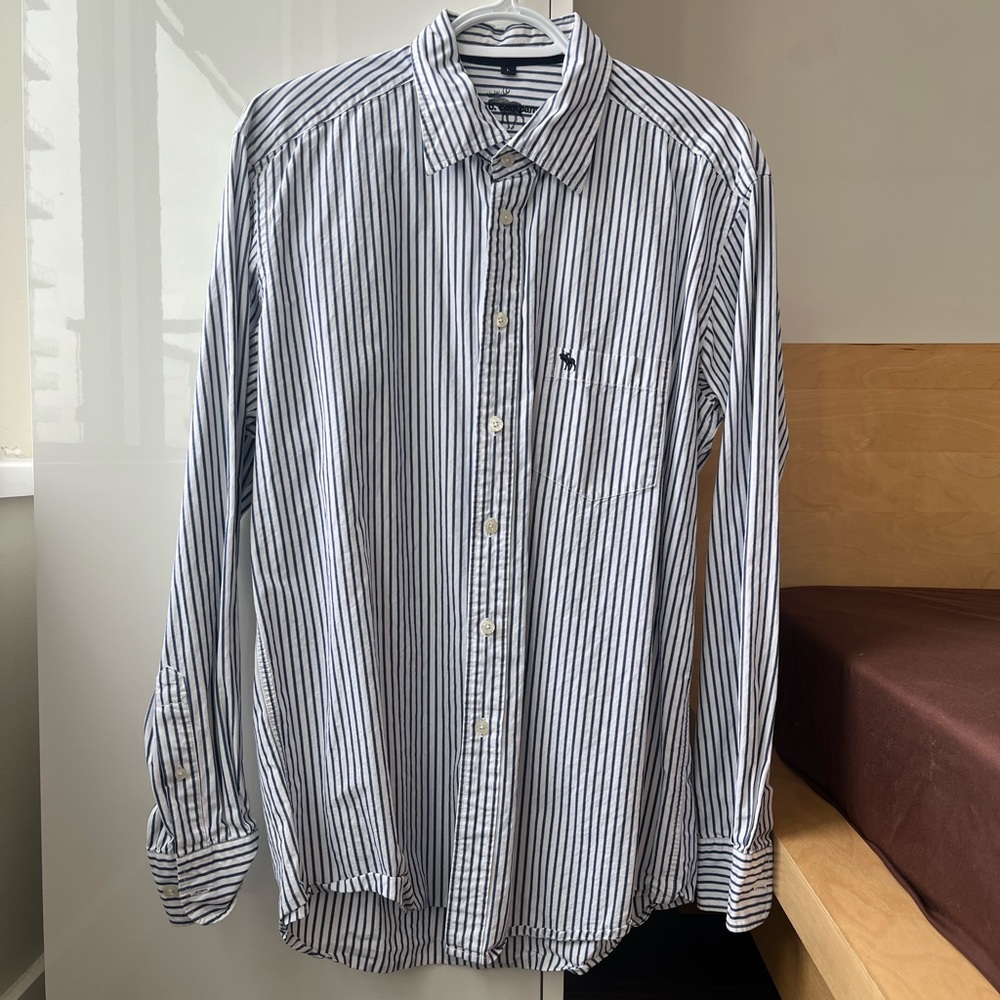 E.B. COMPANY Men’s Blue / White Striped Dress Shirt - Large